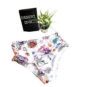 Dressfo	Womens Swim Suit White M Ruched Bikini Bottom 10 New
